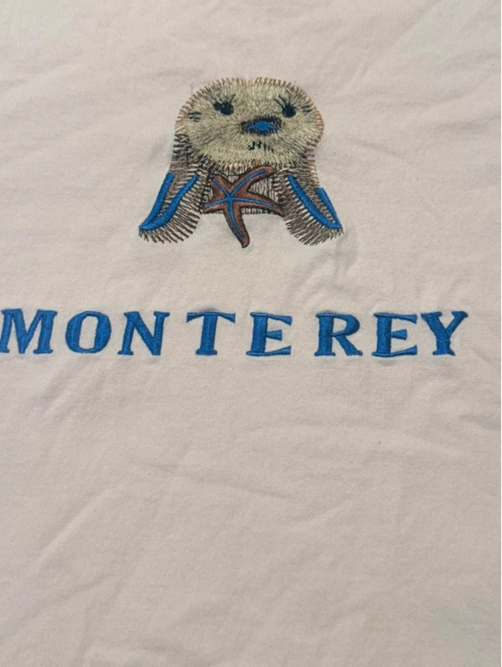 Monterey Sea Otter Embroidered T-Shirt Size Small 1299